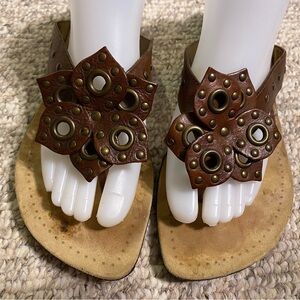 VTG Janet & Janet Flower Stud Grommet Thong Sandals Brown ITALY MADE EU40 US 9.5